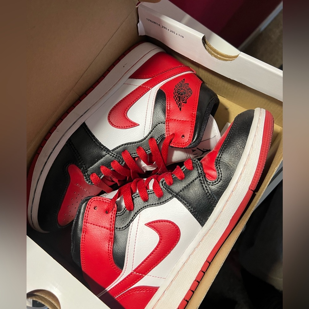 Jordans Mid W8